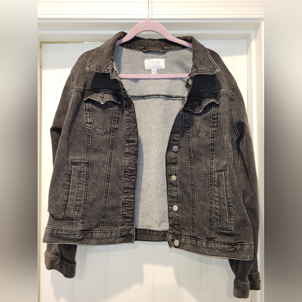Dark gray/black jean jacket